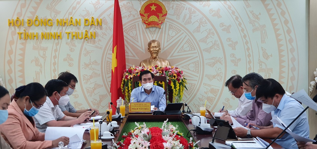 Đ/c Phạm Văn Hậu chủ trì